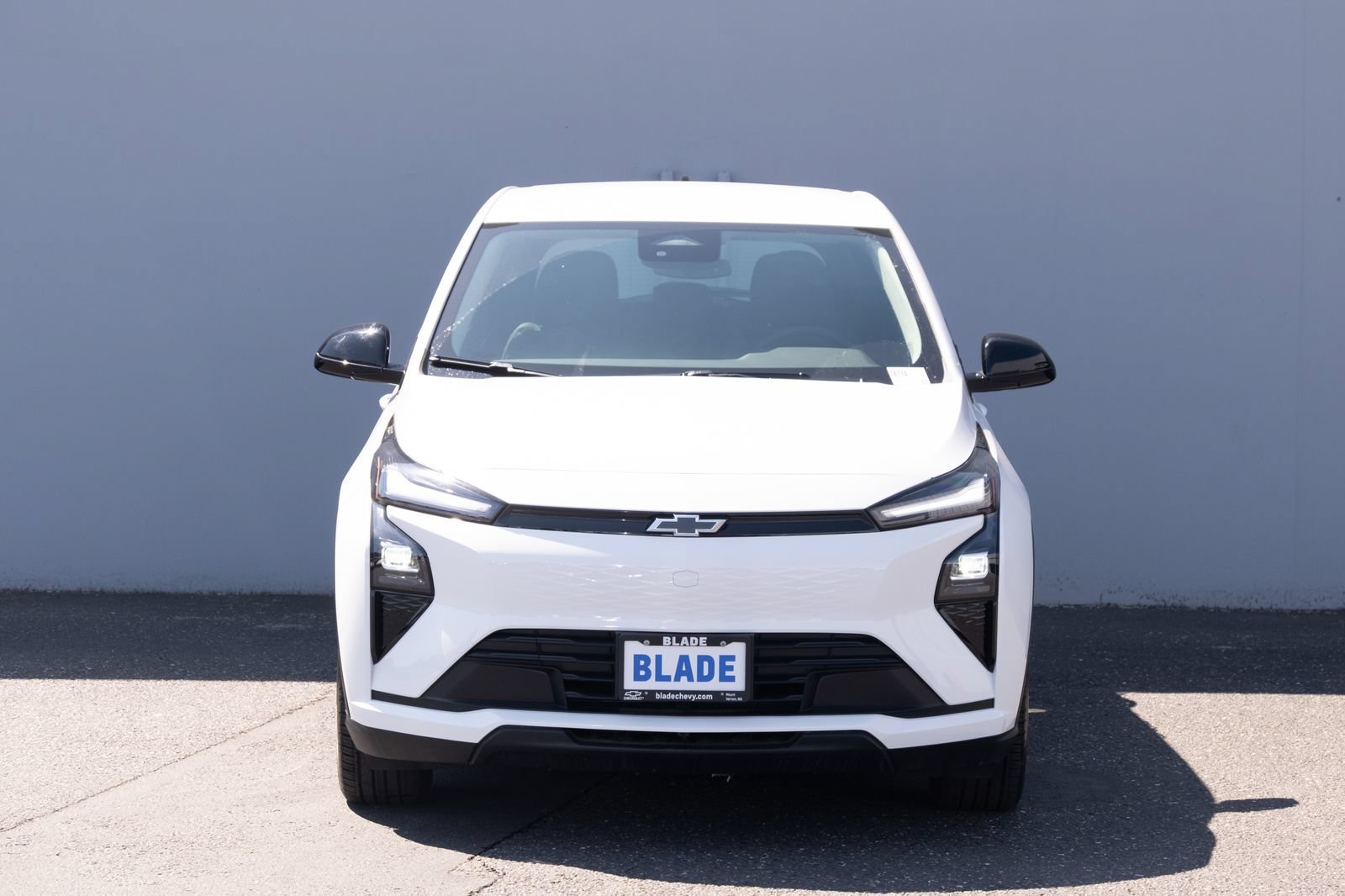 New 2027 Summit White Chevrolet LT image 17