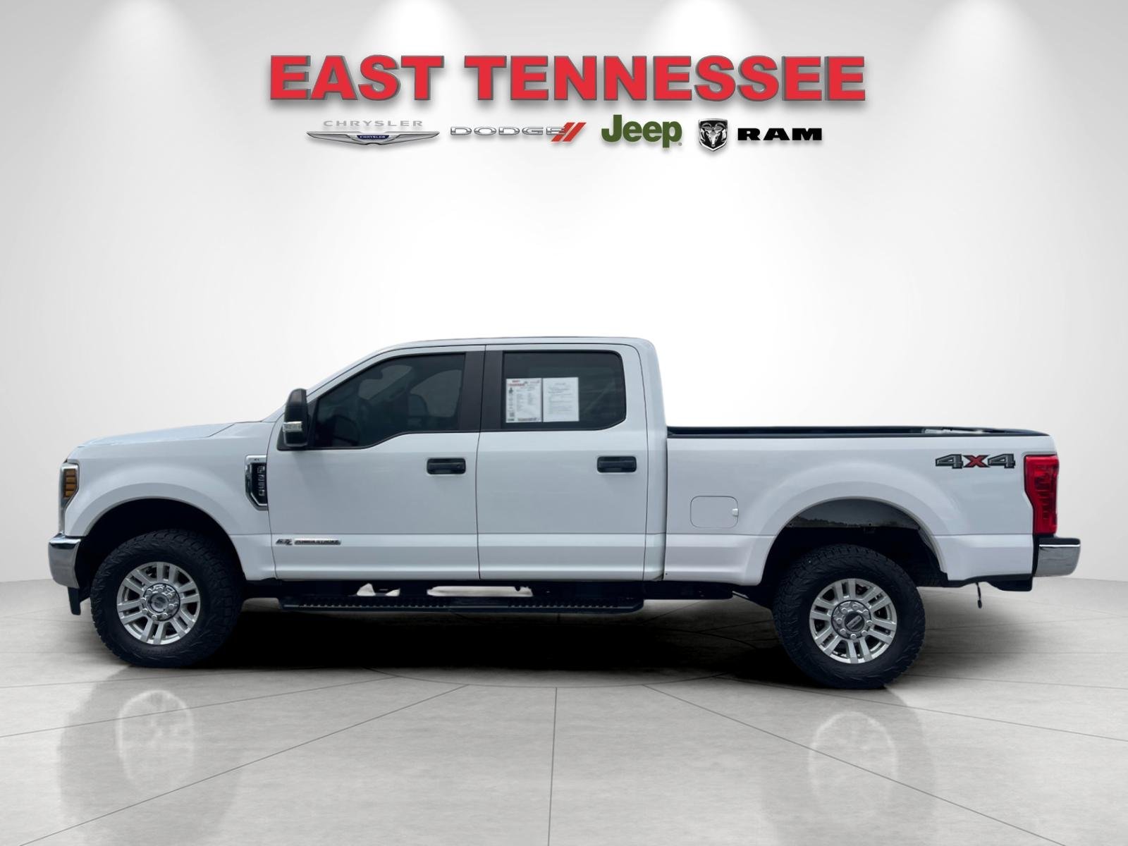 Used 2019 White Ford XL image 6