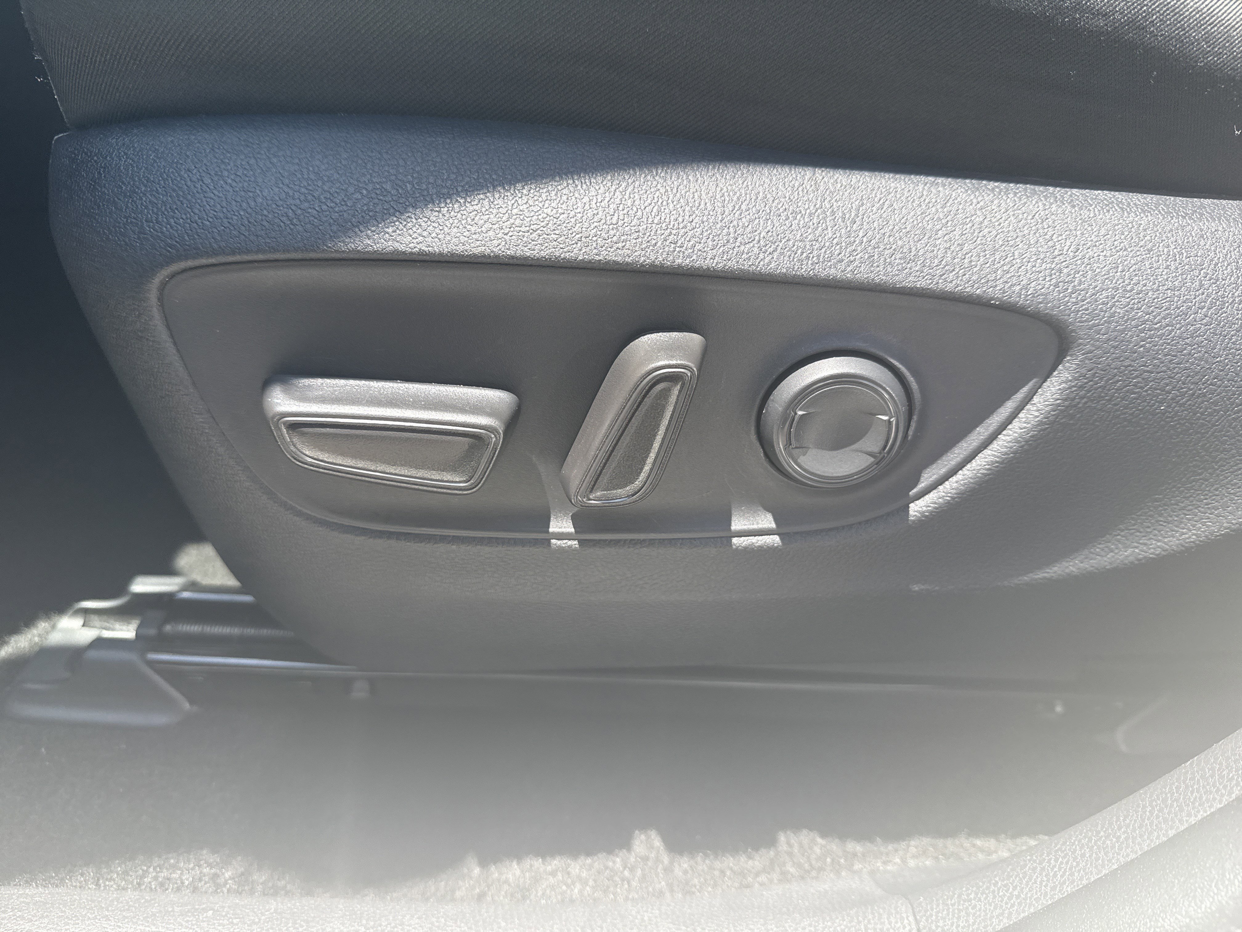 Used 2024 White Toyota XLE image 10