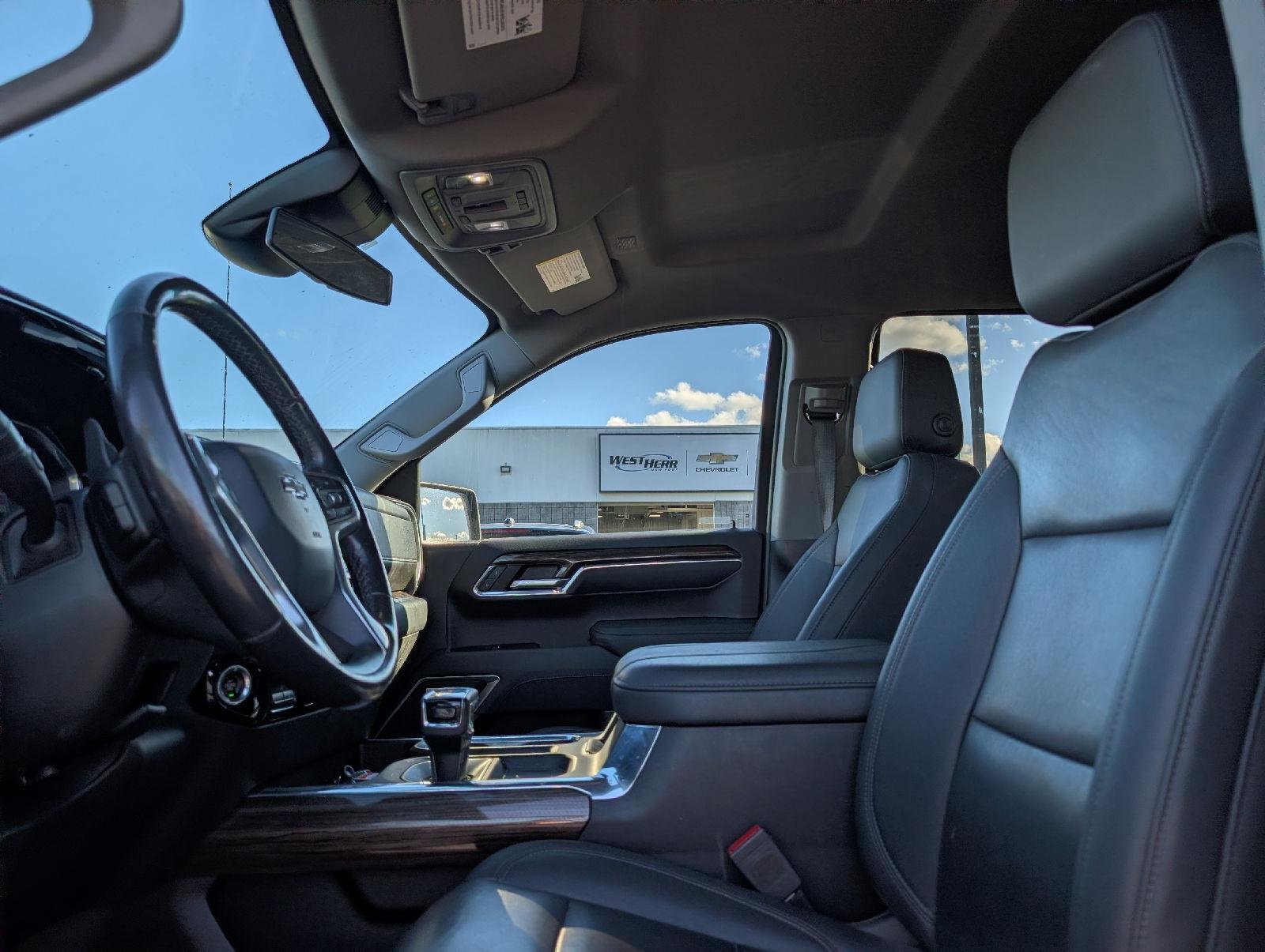 Used 2023  Chevrolet RST image 9