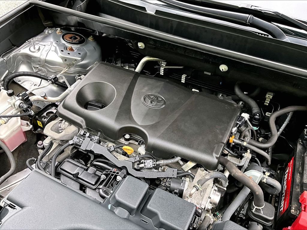 Used 2022 Silver Toyota LE image 32