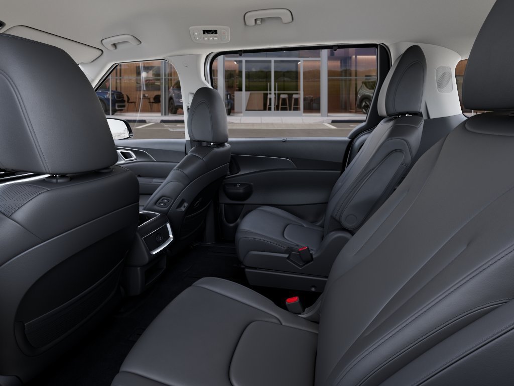 New 2027 Snow White Pearl Kia EX image 18