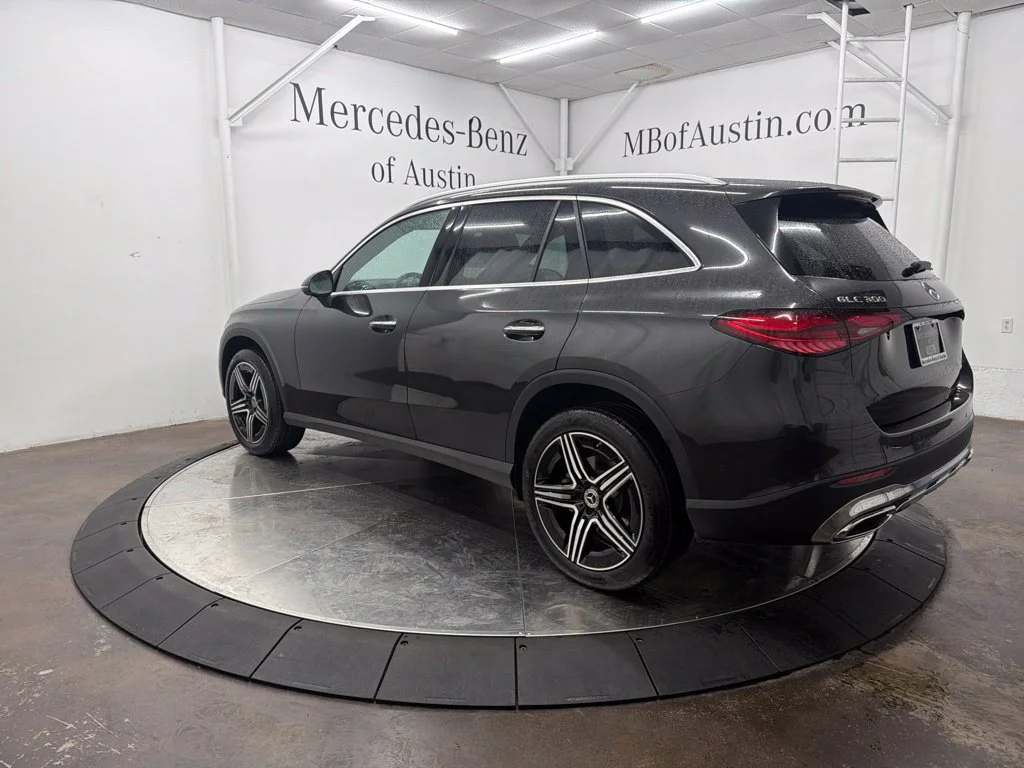 New 2027 Gray Mercedes-Benz GLC 300 image 5