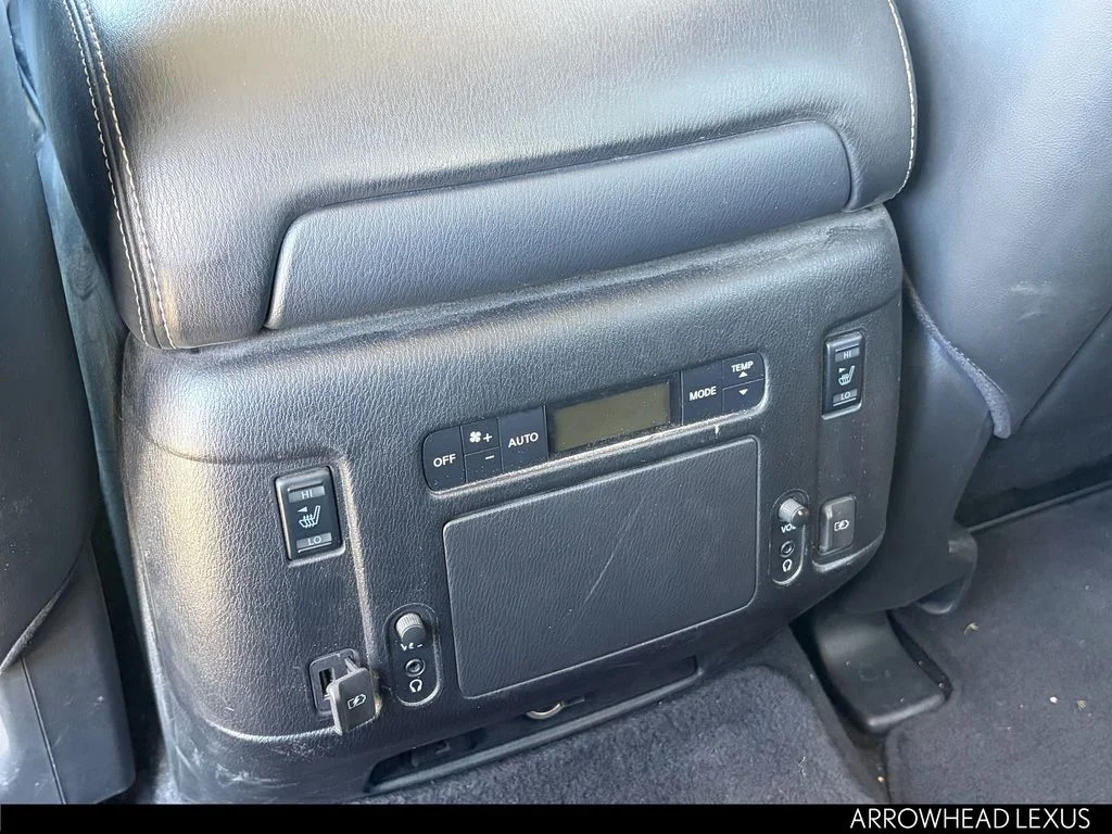 Used 2018 Black Nissan Platinum image 29