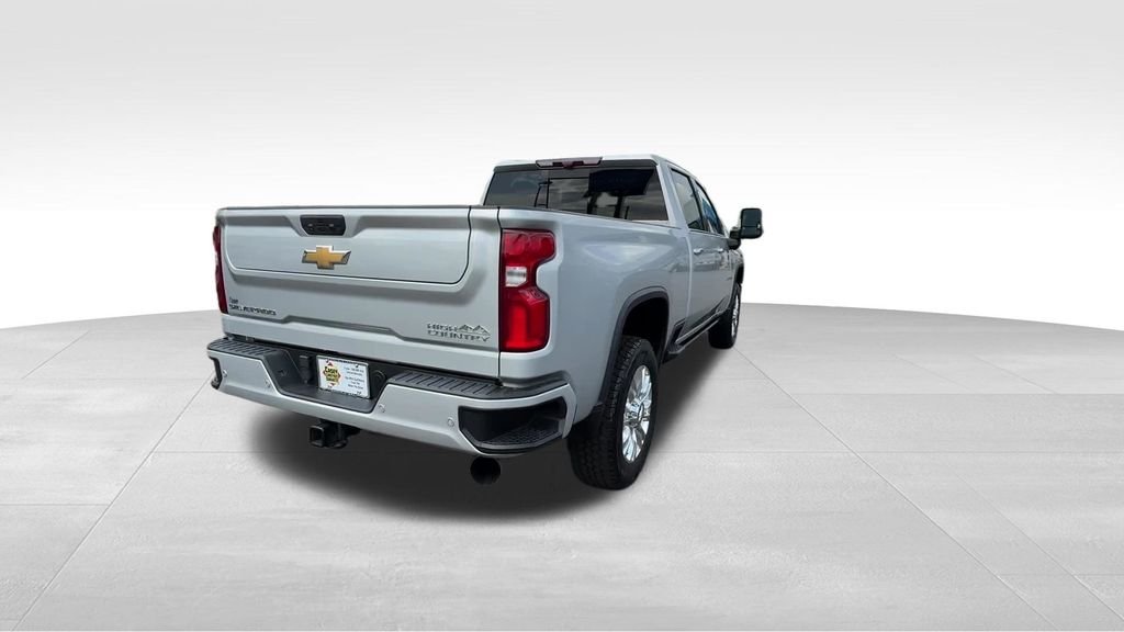 Used 2022 Silver Chevrolet High Country image 7