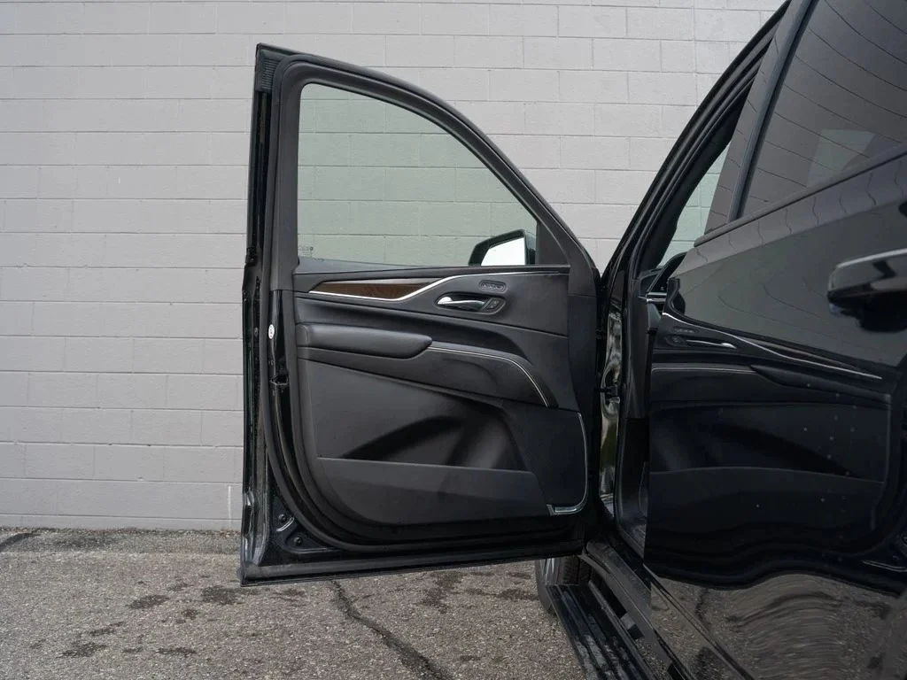 Used 2023 BLACK RAVEN Cadillac 4WD Sport Platinum image 16