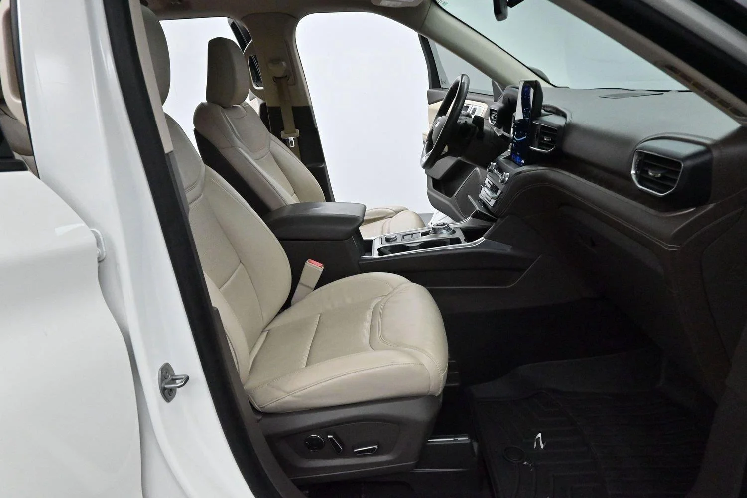 Used 2020 Star White Metallic Tri-Coat Ford Platinum image 34