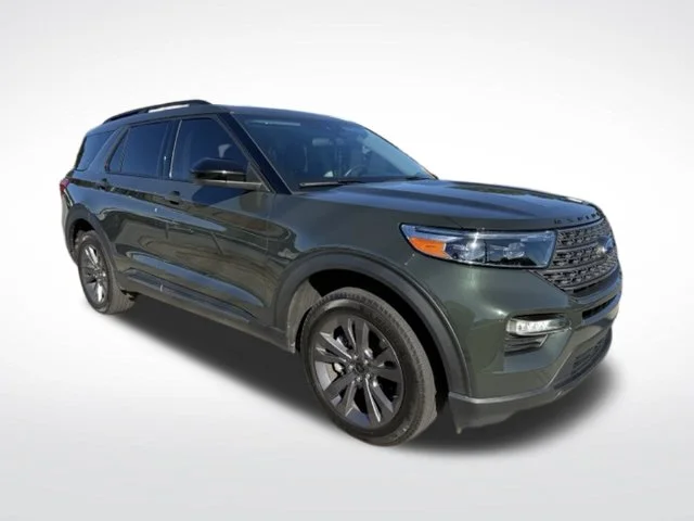 Used 2024 Green Ford XLT image 3
