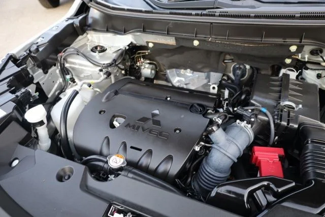 Used 2025 Silver Mitsubishi 2.0 SE image 40
