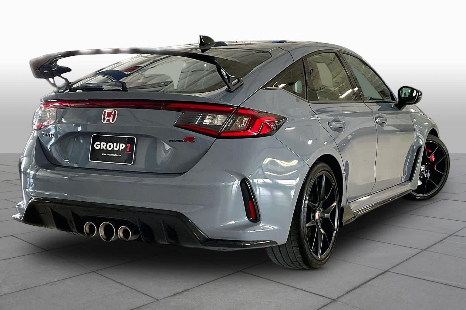 Used 2024 Sonic Gray Pearl Honda  image 12