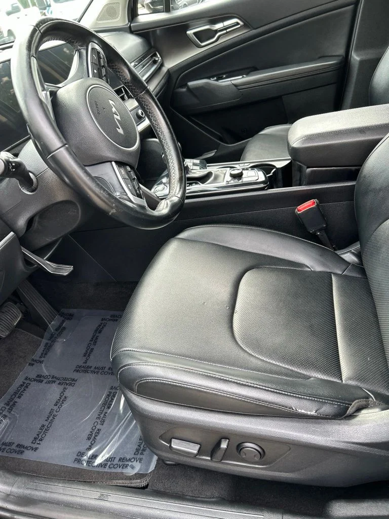 Used 2024 Black Kia EX image 5