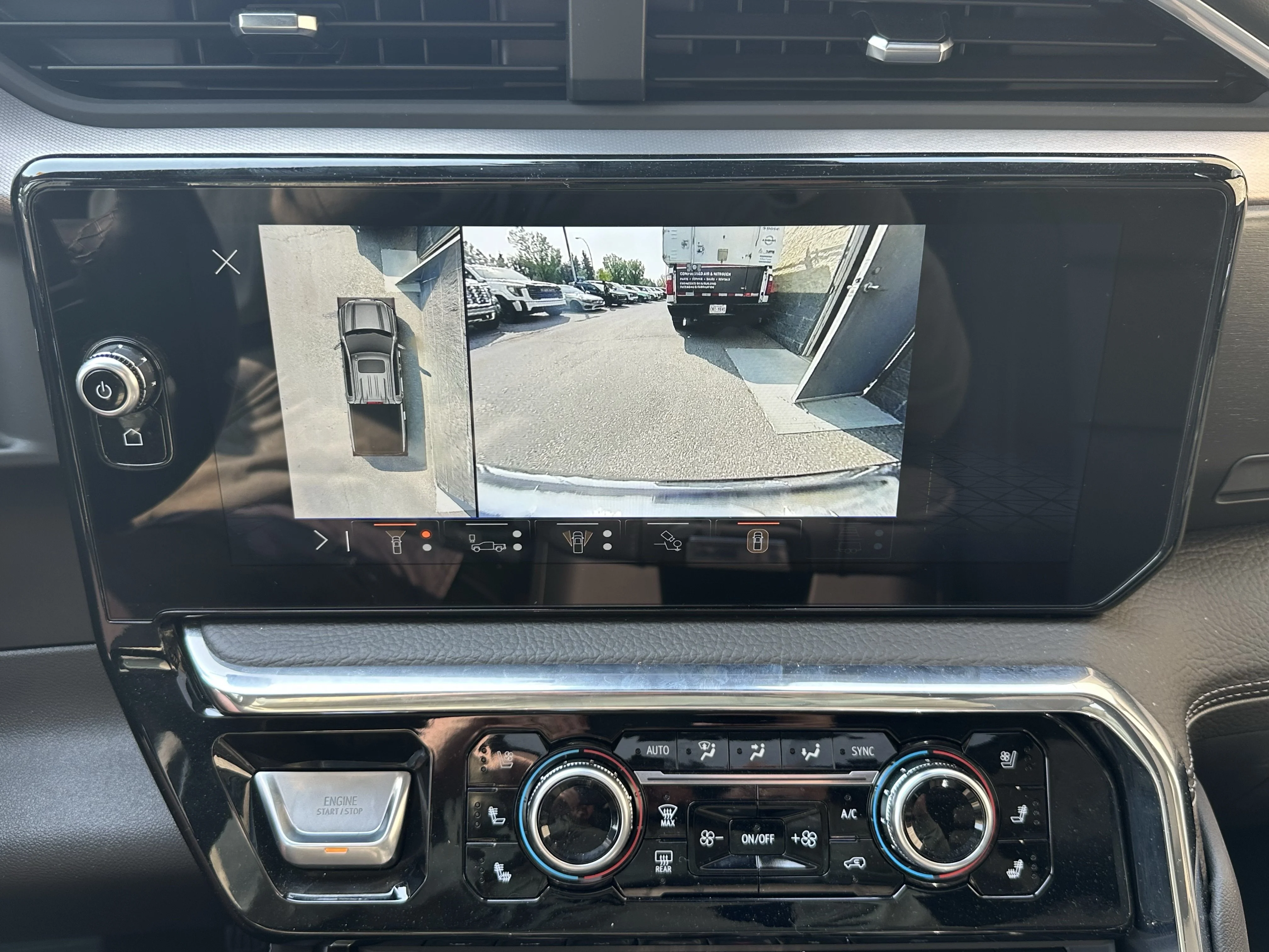 Certified Used 2025  GMC Denali image 15
