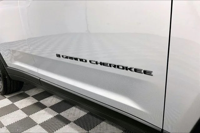 2024 Jeep Grand Cherokee Altitude - Photo 10
