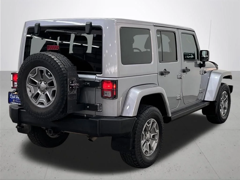 Used 2015 Silver Jeep Unlimited Rubicon image 10