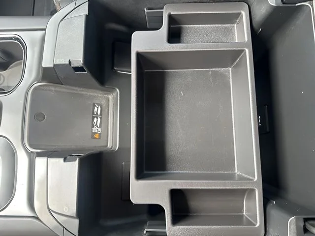 Used 2024 White GMC AT4 image 14