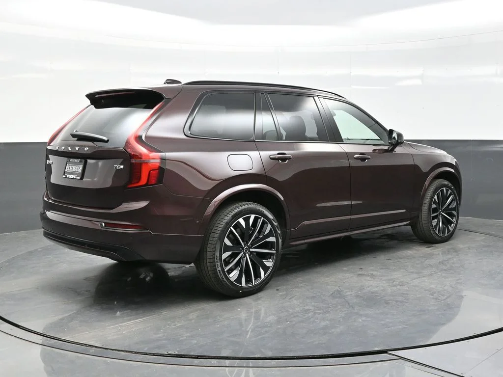 New 2026 Mulberry Red Volvo T8 Ultra image 7