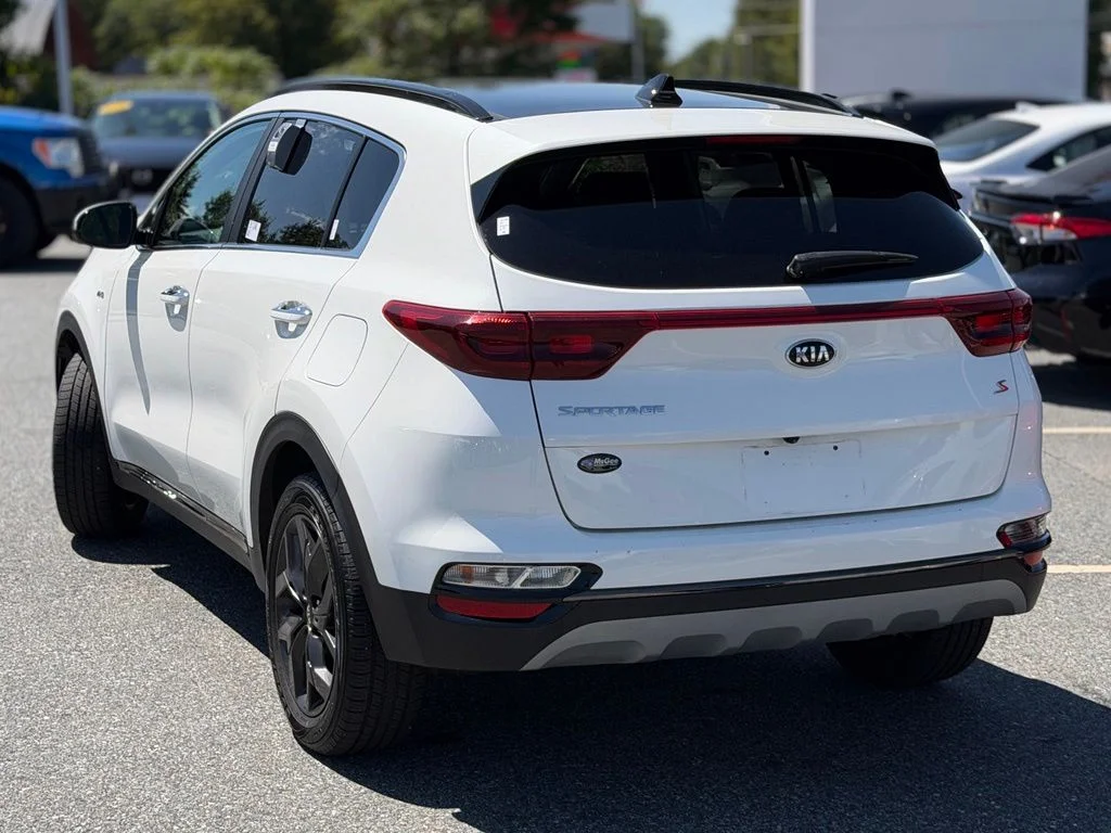 Used 2020 White Kia S image 3