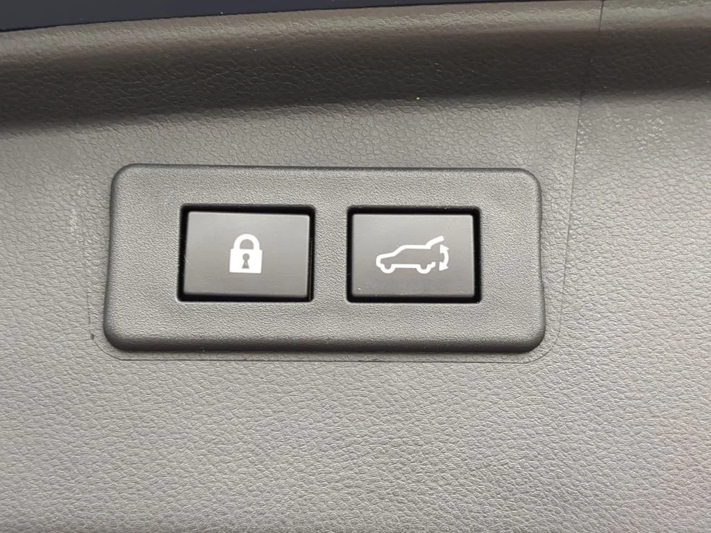 Used 2023 Blue Subaru Onyx Edition image 10