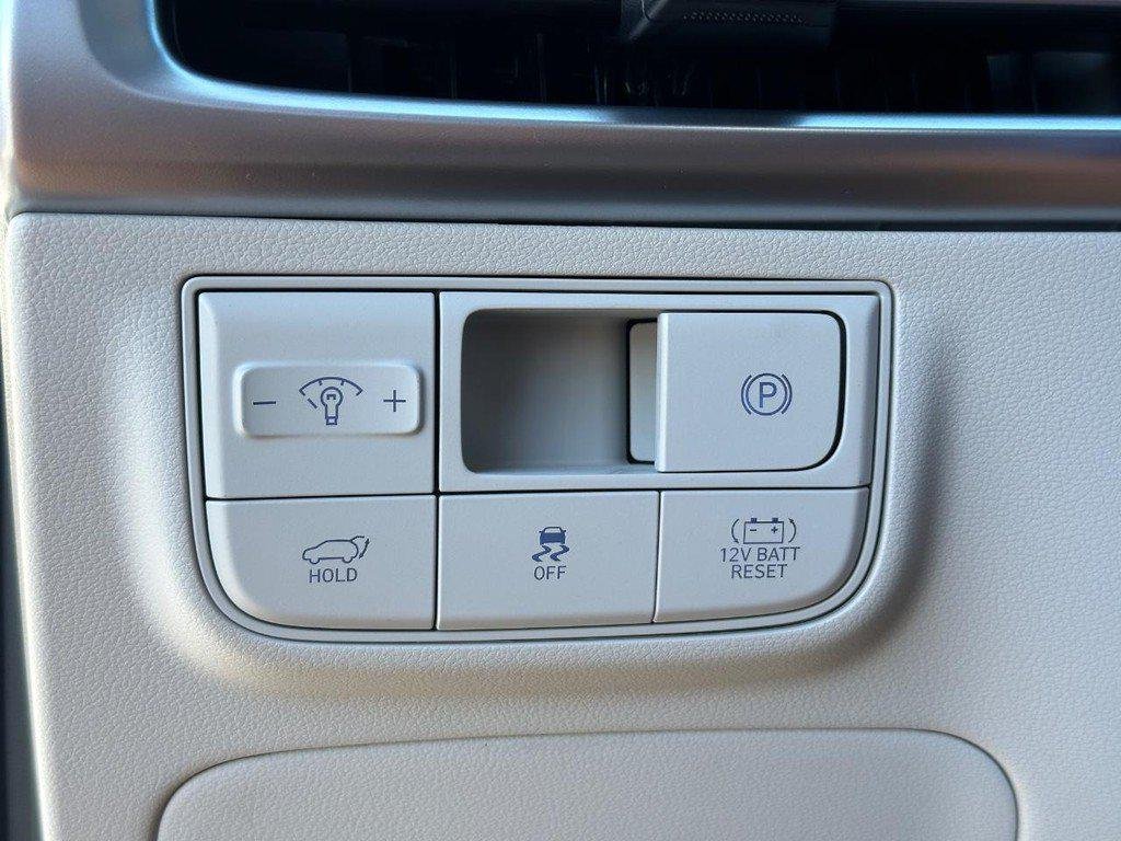 New 2026 White Hyundai SEL Convenience image 15