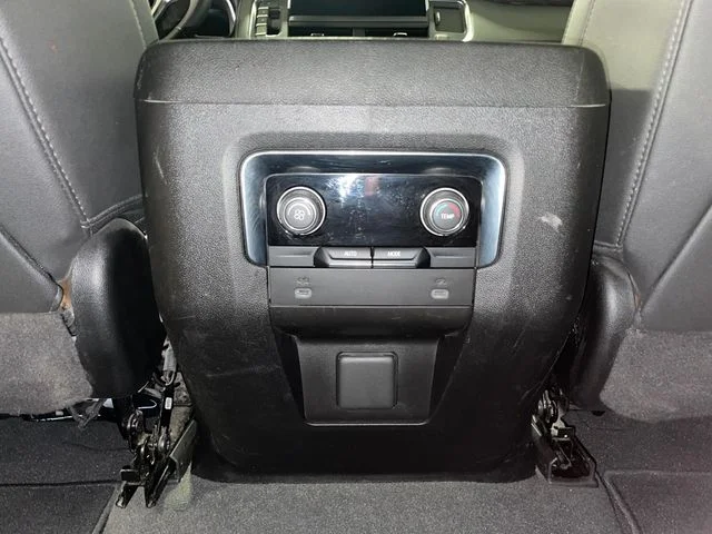 Used 2024 Green Chevrolet Z71 image 19