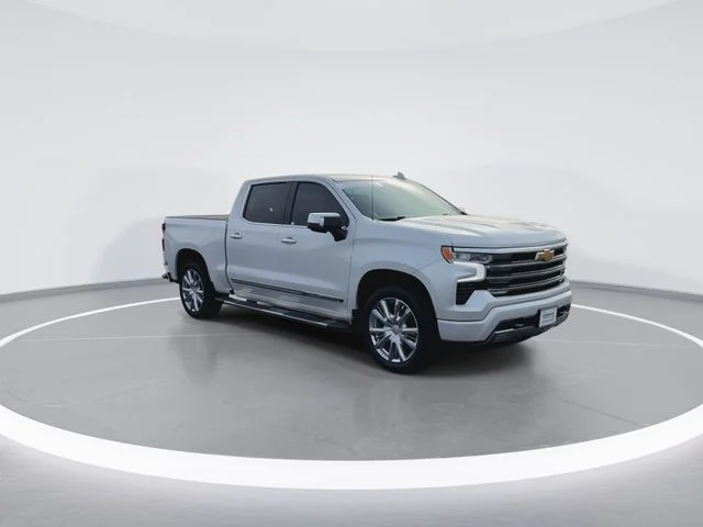 Used 2023 Beige Chevrolet High Country image 2