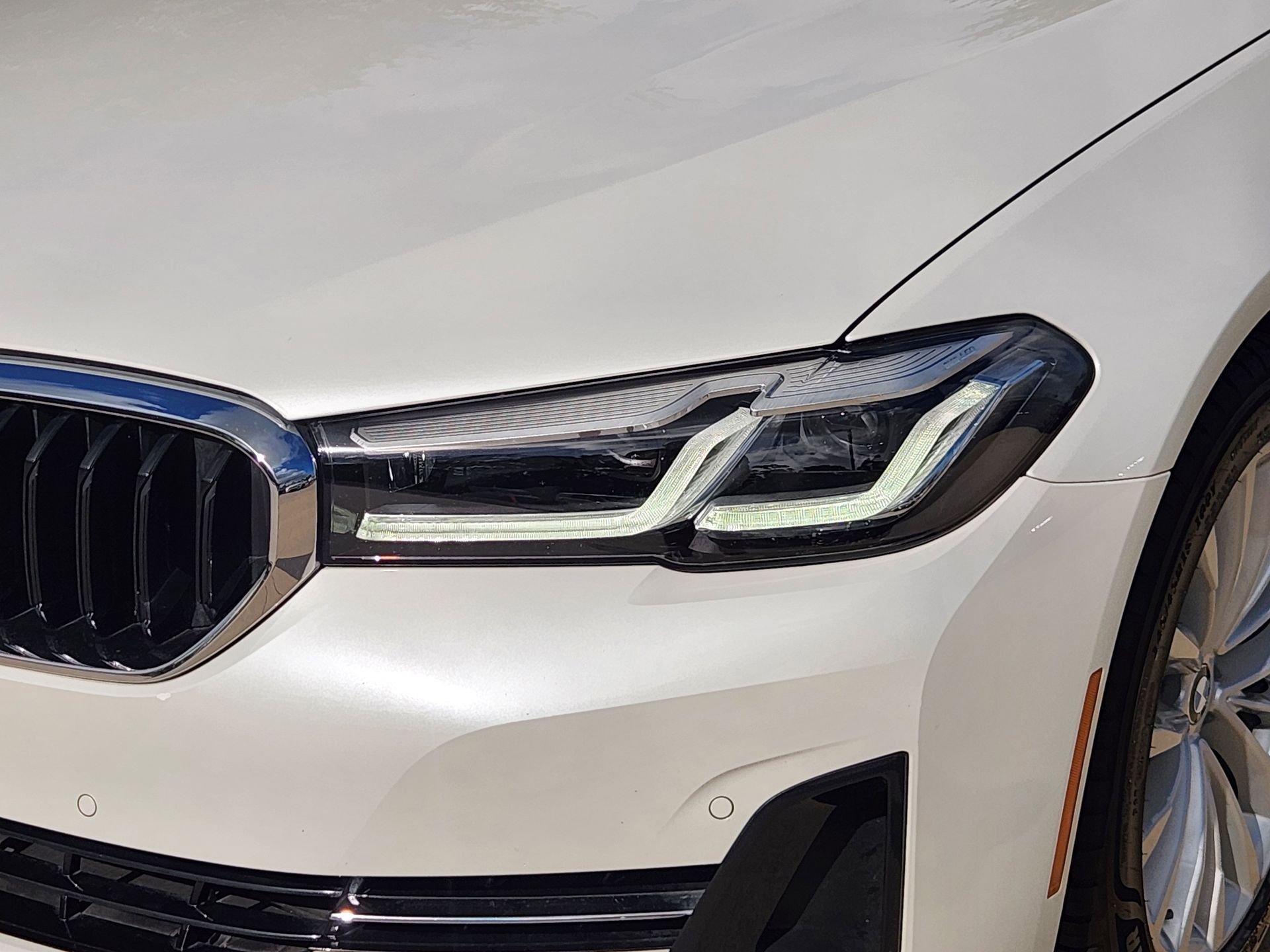 Used 2022 Mineral White Metallic BMW 530i image 11