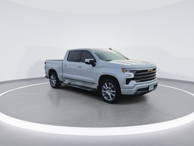 Used 2023 Beige Chevrolet High Country image 2