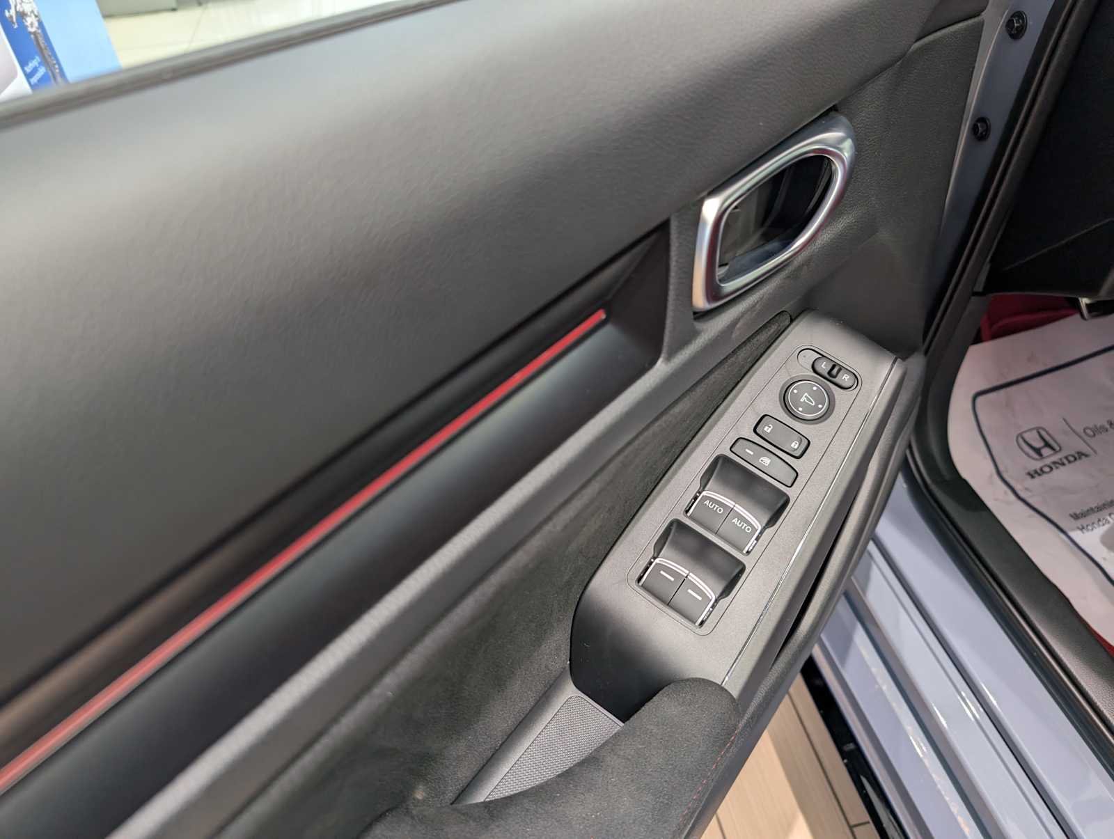 2025 Honda Civic Hatchback Type-R - Photo 35