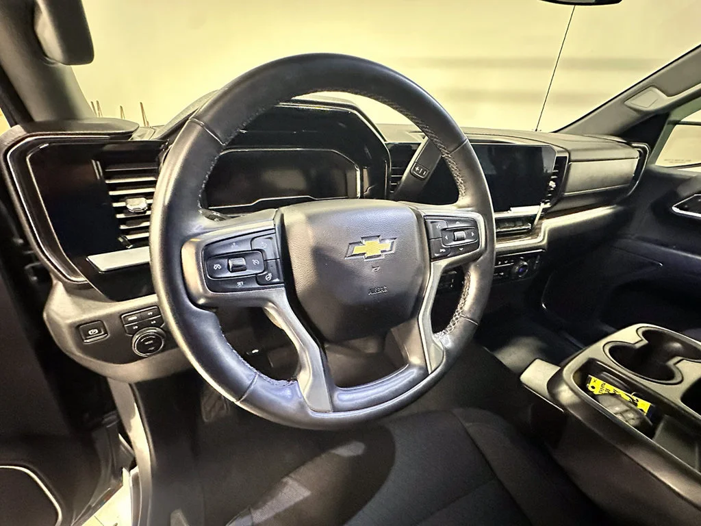 Used 2023 STERLING GRAY METALLIC Chevrolet LT image 22