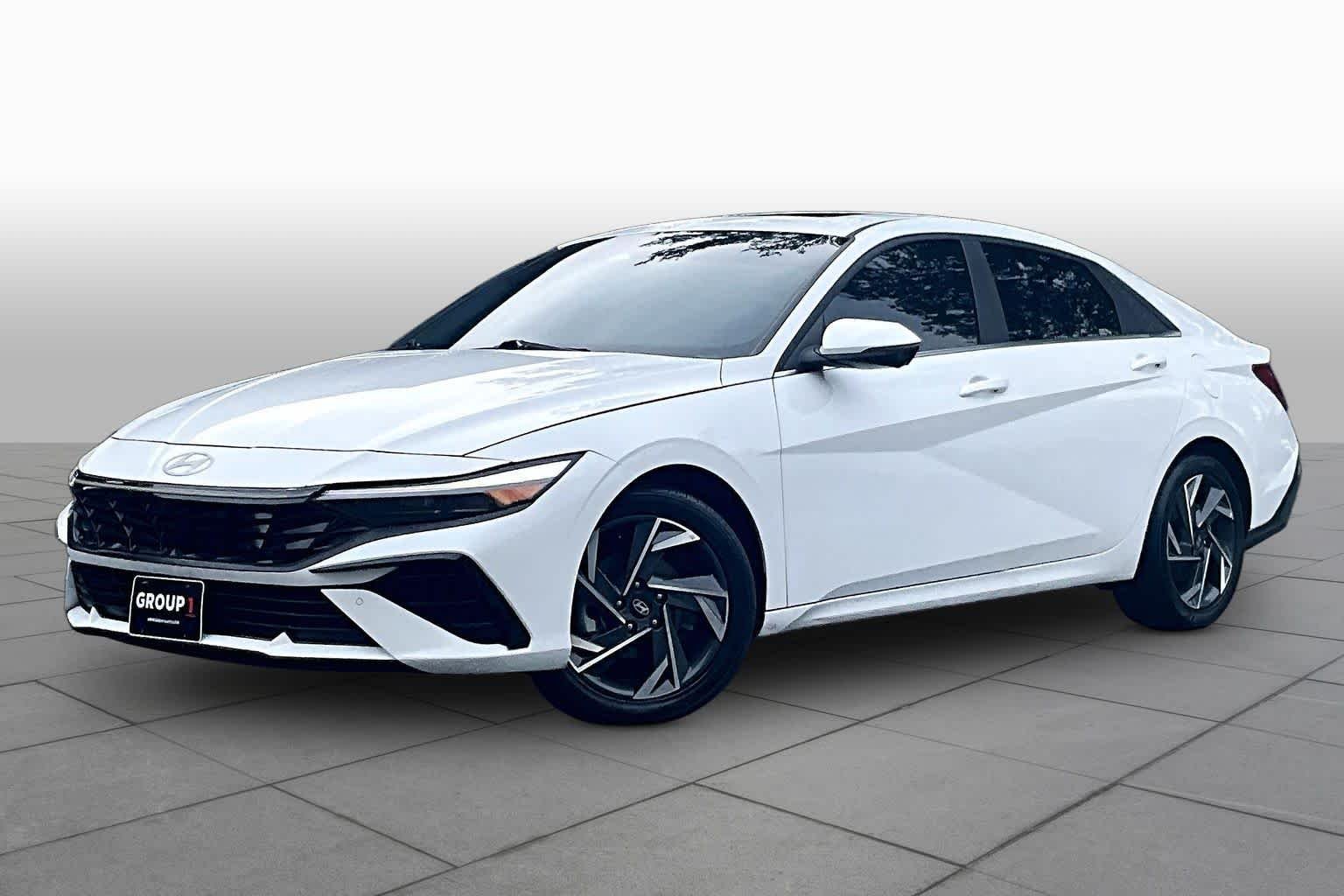 2024 Hyundai Elantra 2.0 Limited IVT's photo