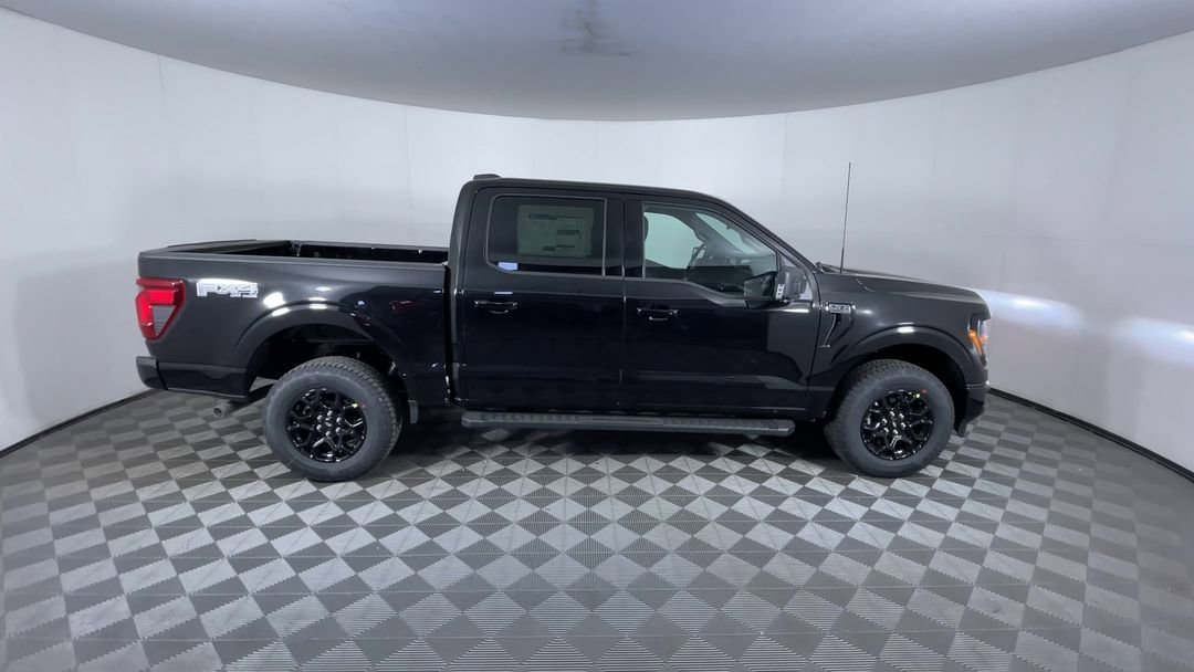 New 2026 Agate Black Metallic Ford XLT image 9