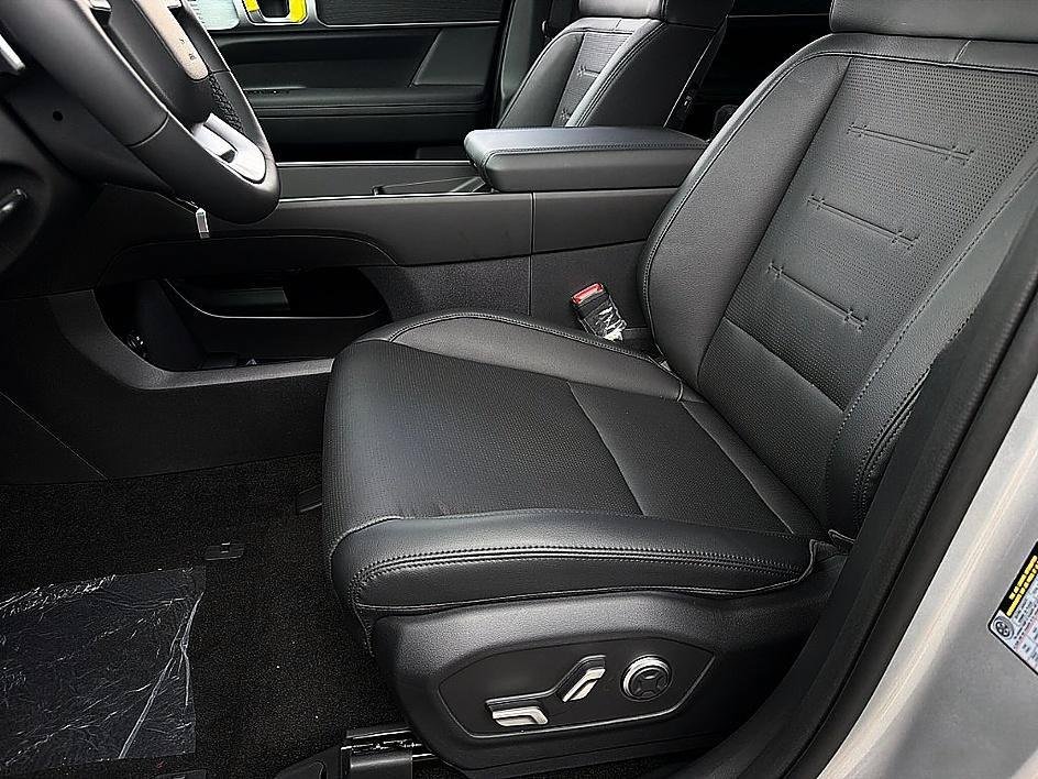 New 2027 Shimmering Silver Hyundai Limited AWD image 22