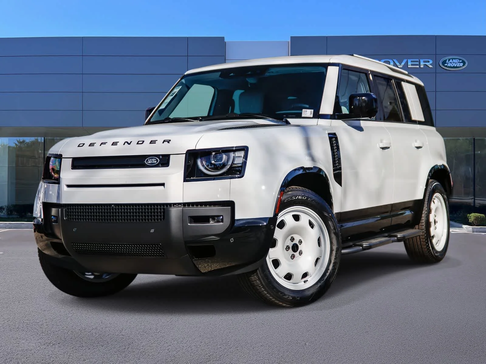 2026 Land Rover Defender 110 X-Dynamic SE
