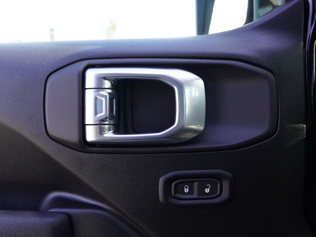 New 2026 Black Clear-Coat Exterior Paint Jeep Sport image 10