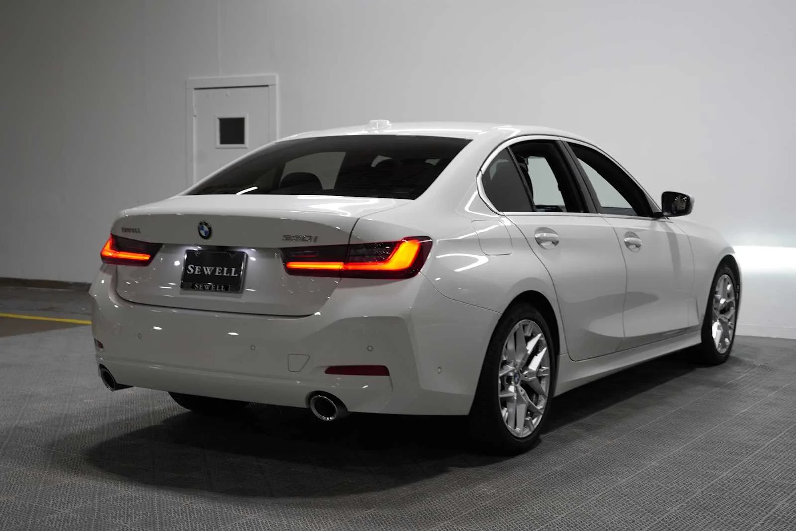 Used 2026 Alpine White BMW 330i NA image 4