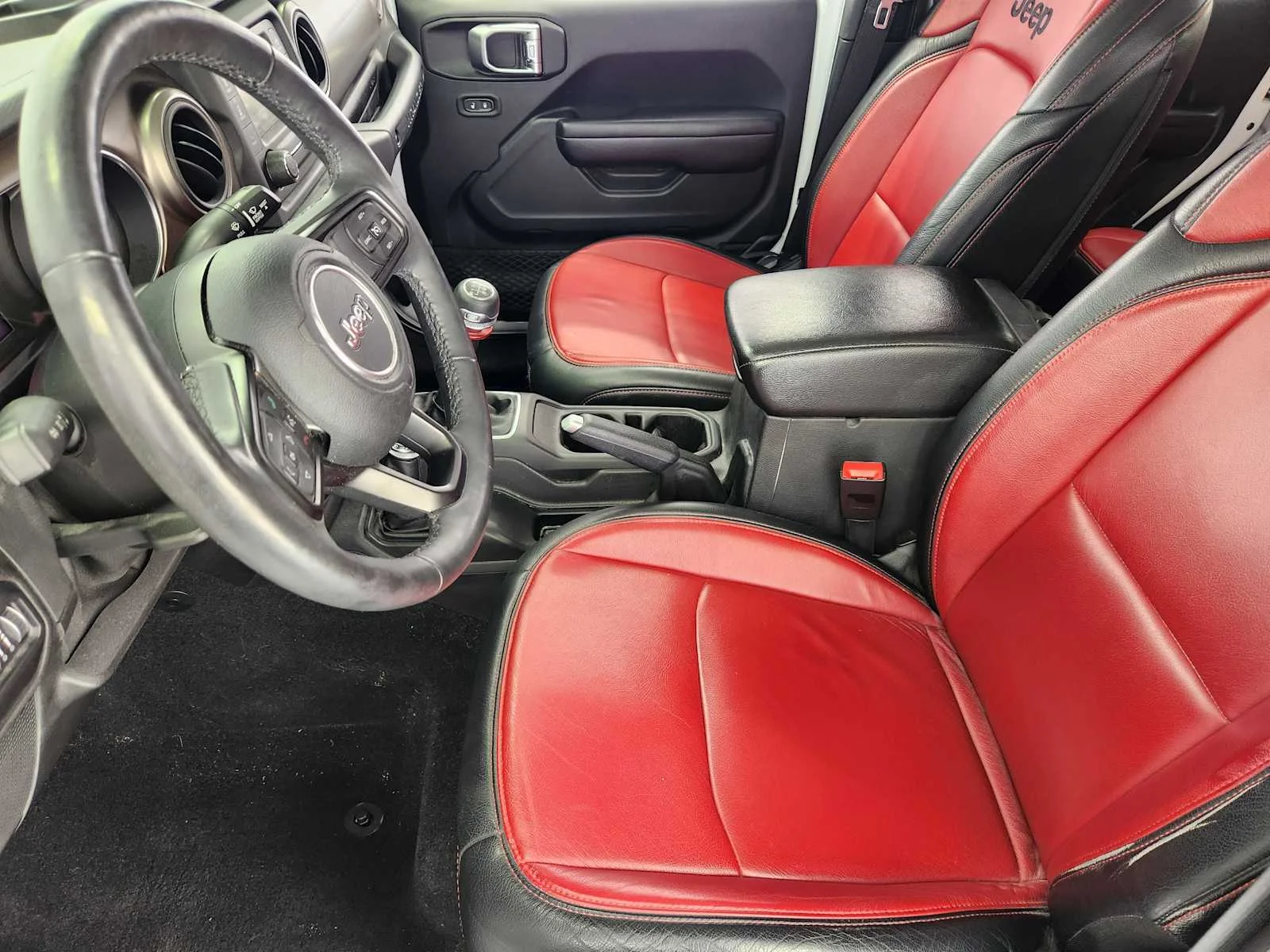 Used 2018 Bright White Clearcoat Jeep Sport S image 11