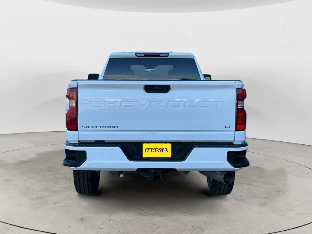 Used 2026 Summit White Chevrolet LT image 10