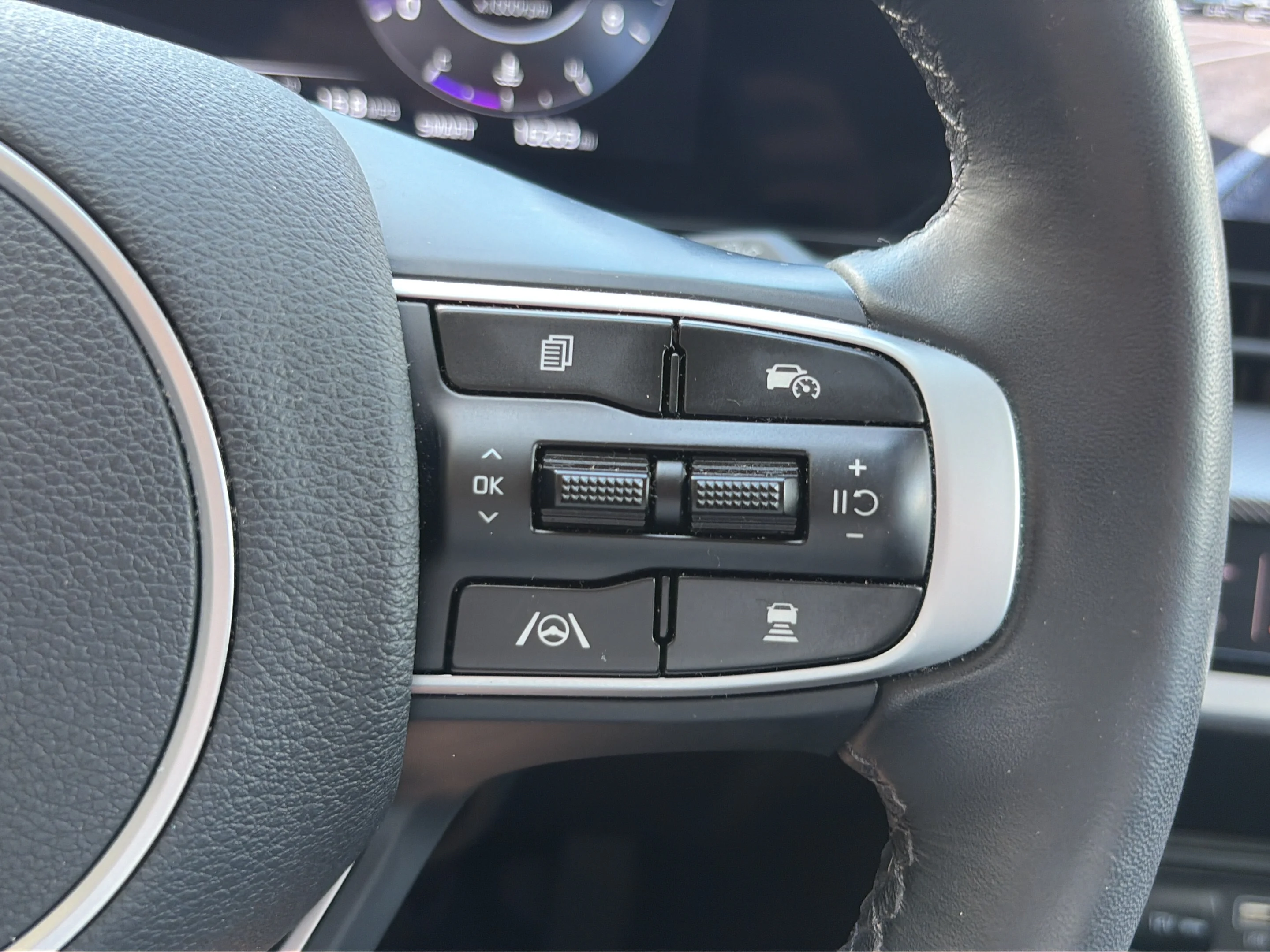 Used 2025 Glacial White Pearl Kia SX-Prestige image 26