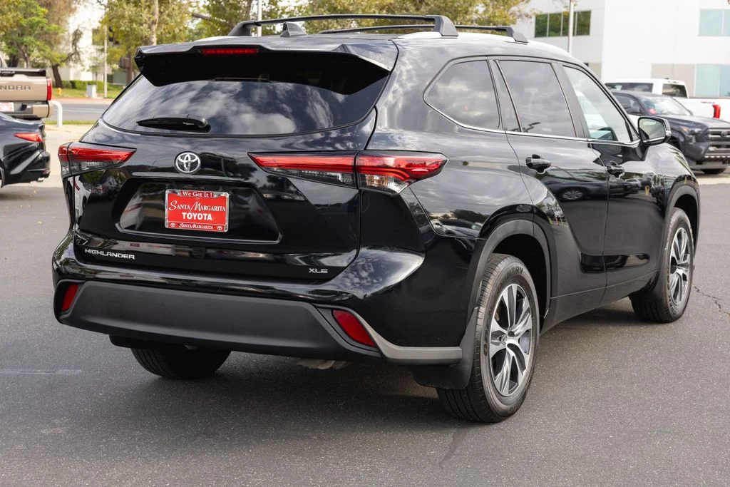 Used 2023 Midnight Black Metallic Toyota XLE image 5