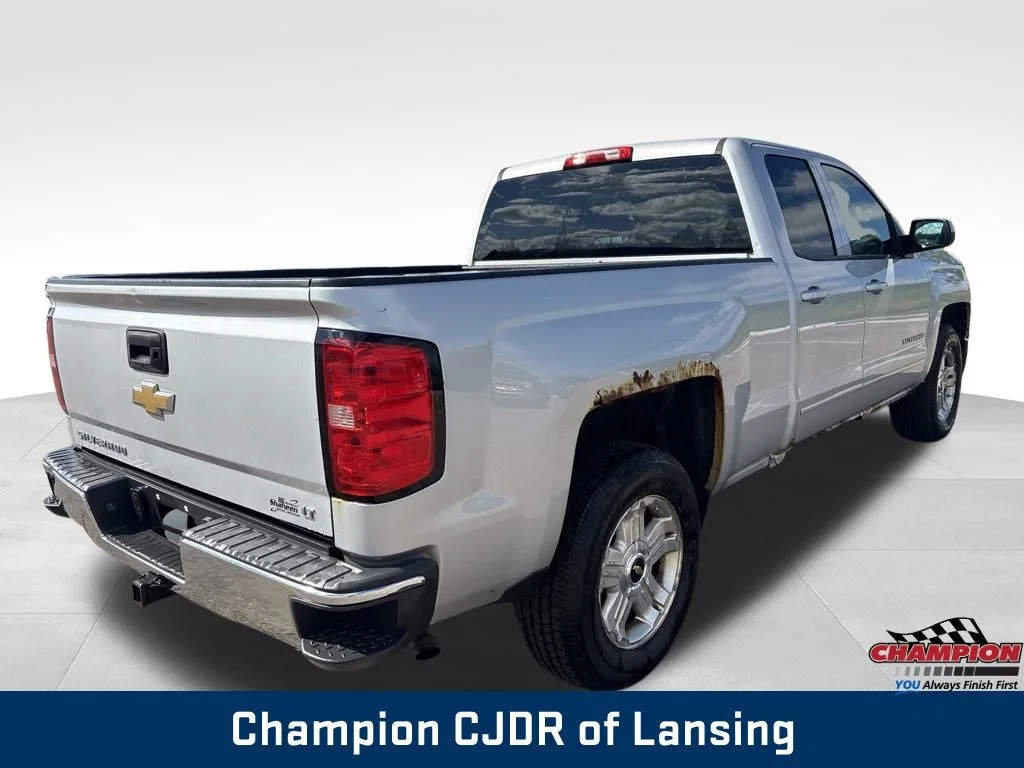 Used 2015 Silver Chevrolet LT LT1 image 4