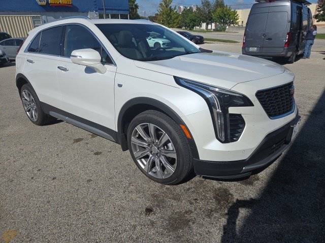 2023 Cadillac XT4 Premium Luxury