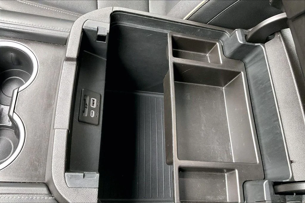 Used 2021 Gray Chevrolet Premier image 25