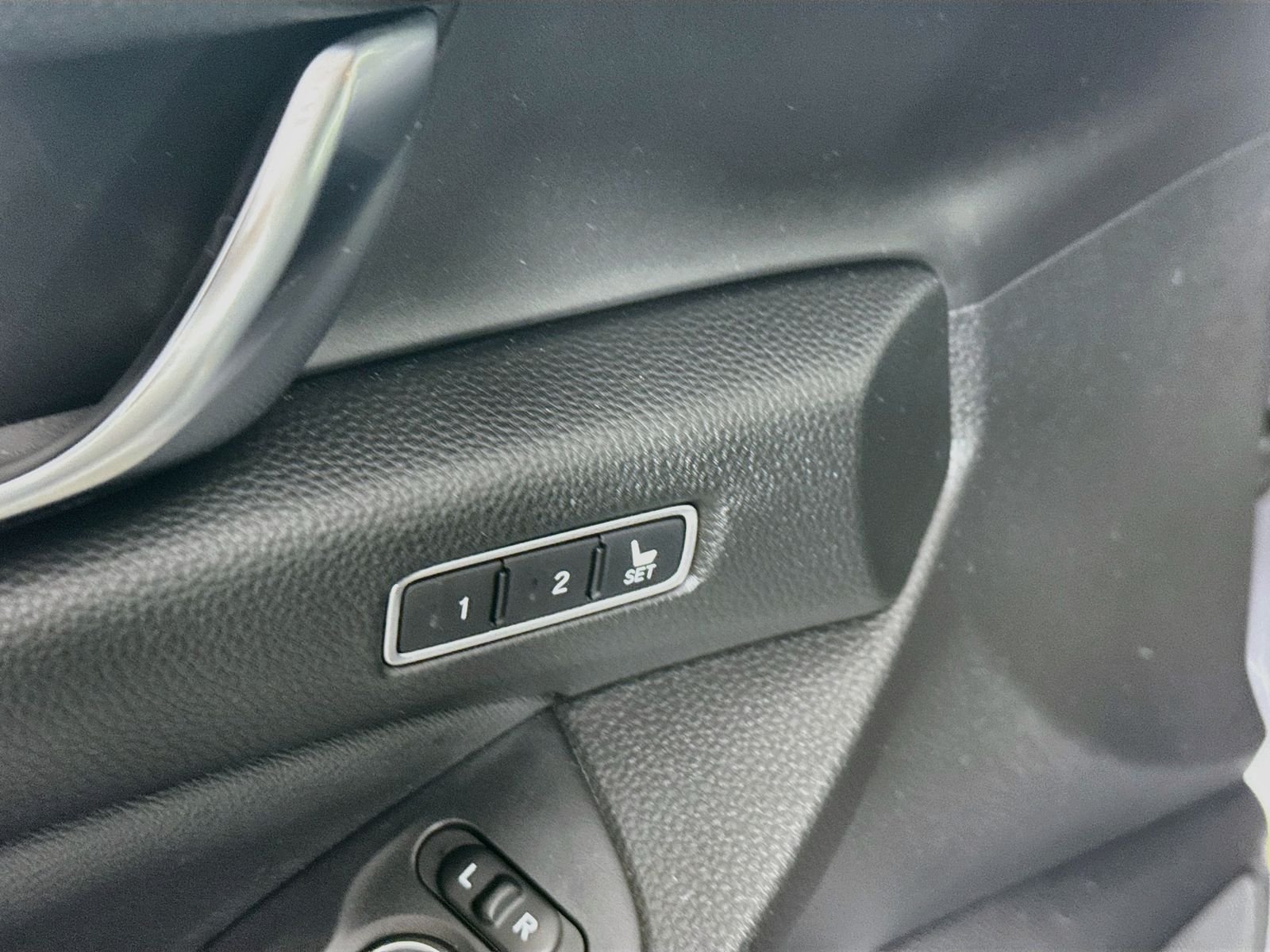 Used 2021  Honda EX-L image 29