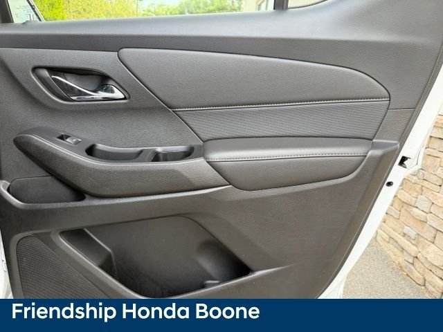 Used 2023 White Chevrolet Premier image 41