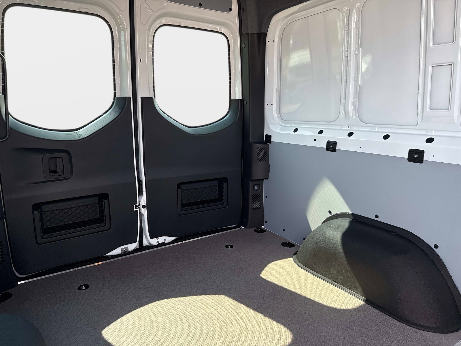 New 2026 Arctic White Sprinter Crew 144 WB image 10
