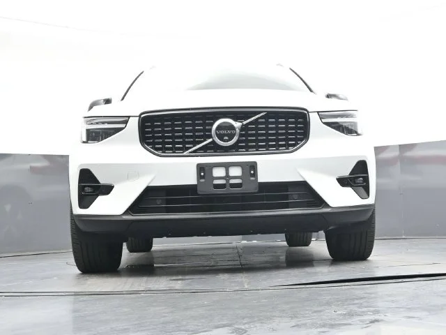 Used 2023 Crystal White Metallic Volvo Ultimate image 36