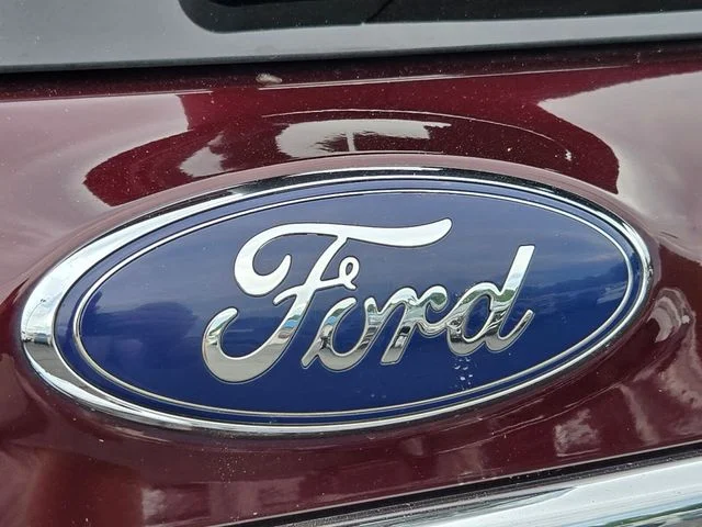 Used 2018 Red Ford XLT image 16