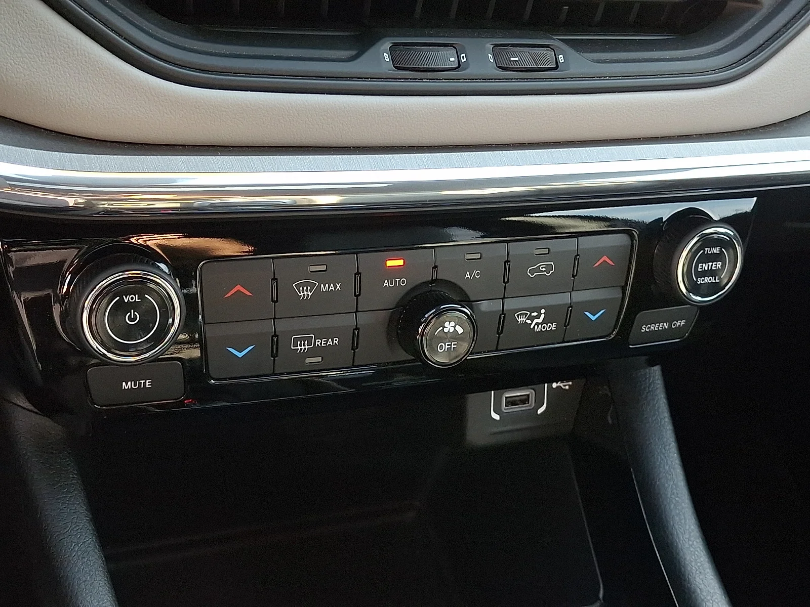 Used 2024 Black Jeep Limited image 16