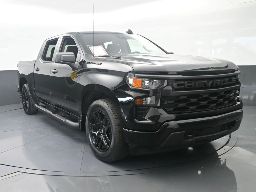Used 2025 Black Chevrolet Custom image 9