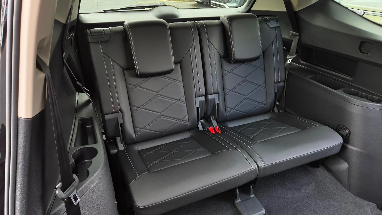 New 2026 Deep Black Pearl Volkswagen 2.0T SE image 52